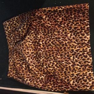 Skirt, size Large, slit in leg, side zipper